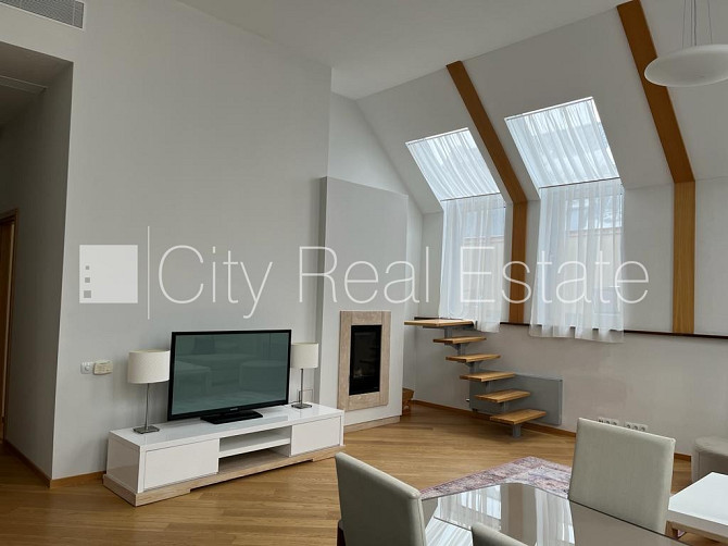 Fasādes māja, renovēta māja, ieeja no ielas, ir lifts, kāpņu telpa pēc kapitālā remonta, Rīga - foto 7