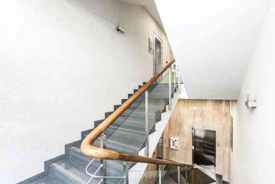 Biroju telpas Gertrūdes un Avotu ielu krustojumā.  Atklājiet modernas biroju telpu, kur darbs satiek Rīga