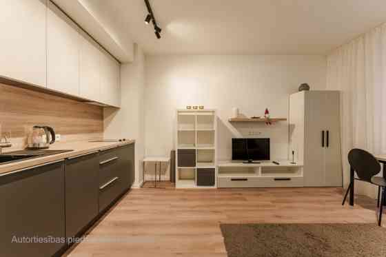 Pārdošana moderns studio tipa dzīvoklis Klusajā centrā!  Klusais centrs ir iemīlēta rīdzinieku atpūt Rīga