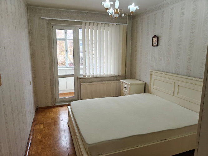 Pārdod saulainu un funkcionāli pārdomātu četru istabu dzīvokli Zolitūdē  vienā no Rīga - foto 2