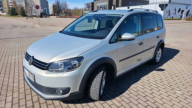 Pārdodu savu VW Touran 2011.g. Cross komplektācija – mašīna ir augstāka, arkas uz spārniem,... Salaspils - foto 1