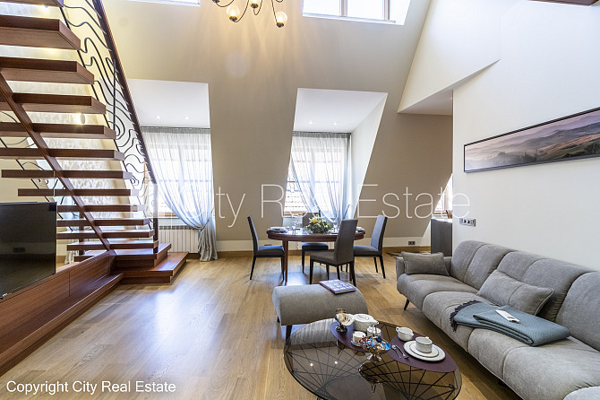 Pagalma māja, renovēta māja, dzīvokļu skaits ēkā  11 gab., slēgts pagalms, garāžas vārti Rīga - foto 3