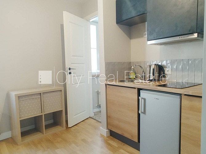 Fasādes māja, slēgts pagalms, iespēja nomāt autostāvvietu, ieeja no ielas, kāpņu telpa pēc Rīga - foto 6