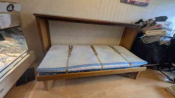 Pārdodu vintāža gultu. Attaisīšanas mehānisms strādā. Kurā gadā gulta īsti nevaru pateikt, bet... Rīga