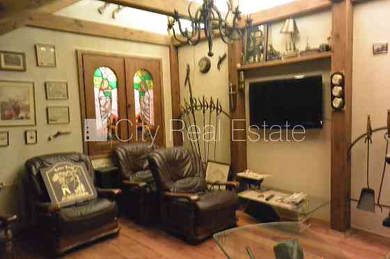 Земля в собственности, здание во дворе, поменянное покрытие крыши, кирпичные Rīga