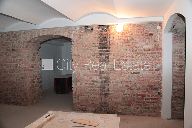 Fasādes māja, fasāde ar dekoratīvo apmetumu, slēgts pagalms, vieta automašīnai, ieeja no Rīga - foto 13