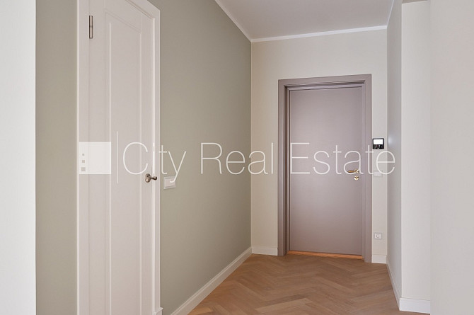 Projekts - Kalpaka Residence, ieeja no pagalma, balkons, terase, istabas izolētas 2 gab., istabas Rīga - foto 7