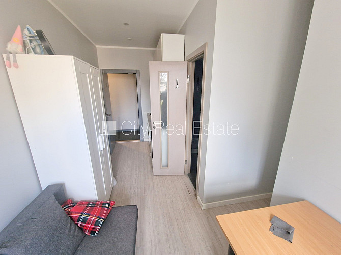 Fasādes māja, renovēta māja, slēgts pagalms, ieeja no ielas, kāpņu telpa pēc kapitālā Rīga - foto 5