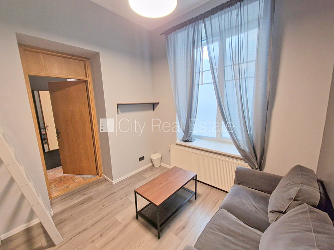 Fasādes māja, renovēta māja, ieeja no ielas, logi vērsti uz ielas pusi, divstāvīgs, studio Rīga - foto 6