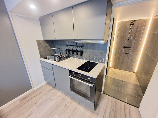 Fasādes māja, renovēta māja, ieeja no ielas, logi vērsti uz ielas pusi, divstāvīgs, studio Rīga - foto 9