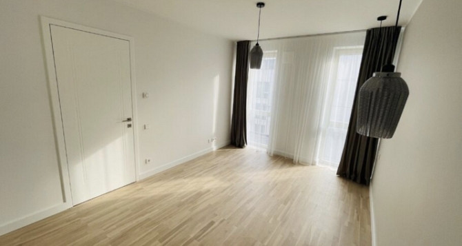 Piedāvājam gaumīgu un funkcionālu 2-istabu dzīvokli vienā no Rīgas Klusā centra Rīga - foto 4
