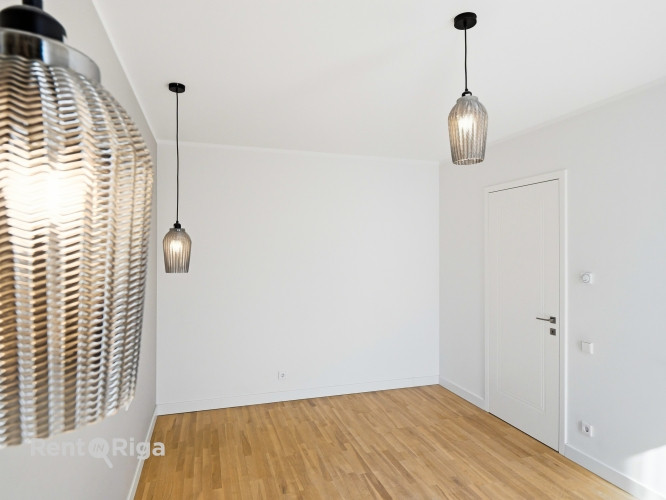 Piedāvājam gaumīgu un funkcionālu 2-istabu dzīvokli vienā no Rīgas Klusā centra Rīga - foto 16