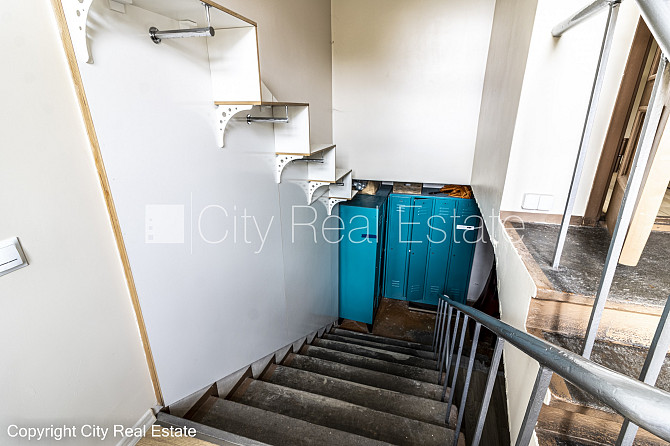 Fasādes māja, renovēta māja, labiekārtots apzaļumots pagalms, slēgts pagalms, ieeja no Rīga - foto 16