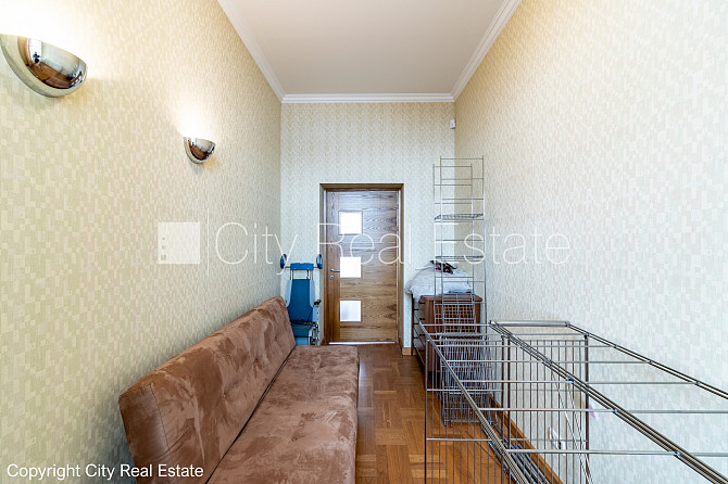 Fasādes māja, renovēta māja, slēgts pagalms, vieta automašīnai, ieeja no ielas un pagalma, Rīga - foto 9