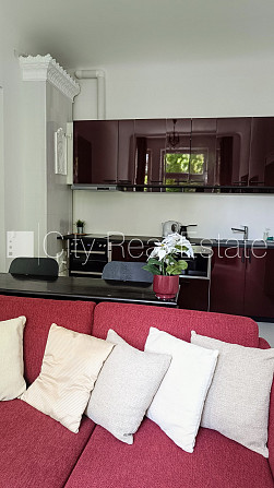 Fasādes māja, renovēta māja, ieeja no ielas, ir lifts, kāpņu telpa pēc kapitālā remonta, Rīga - foto 10