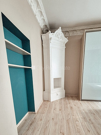 Fasādes māja, slēgts pagalms, ieeja no ielas, logi vērsti mājas abās pusēs, istabas Rīga - foto 13