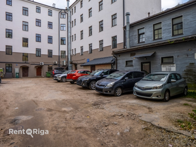 Tiek pārdota ēka un zeme Marijas ielā.  Ēkas lietošanas veids: 1220 biroju ēka. Būves Rīga - foto 5