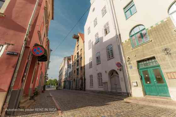 Two office spaces in Old Riga.  The owner will renovate the premises, as well as replace the ceiling Rīga