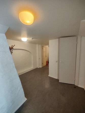 Birojs ar savu WC un virtuvīti Vecrīgā.  Iznomā vienu lielu biroja telpu (28 kvm) plus Rīga - foto 4