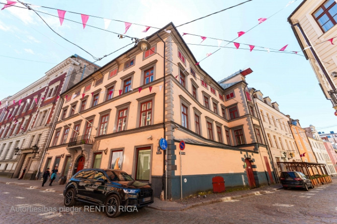 Birojs ar savu WC un virtuvīti Vecrīgā.  Iznomā vienu lielu biroja telpu (28 kvm) plus Rīga - foto 1