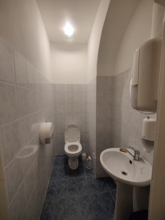 Birojs ar savu WC un virtuvīti Vecrīgā.  Iznomā vienu lielu biroja telpu (28 kvm) plus Rīga - foto 6