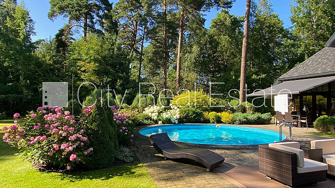 Privātmāja, labiekārtota apzaļumota teritorija, bruģēts piebraucamais ceļš, teritorijas Rīga - foto 15