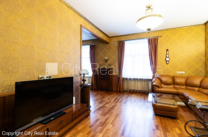 Renovēta māja, maksas stāvvieta, ir lifts, guļamistabu skaits 1 gab., viesistaba, viena istaba Rīga - foto 5