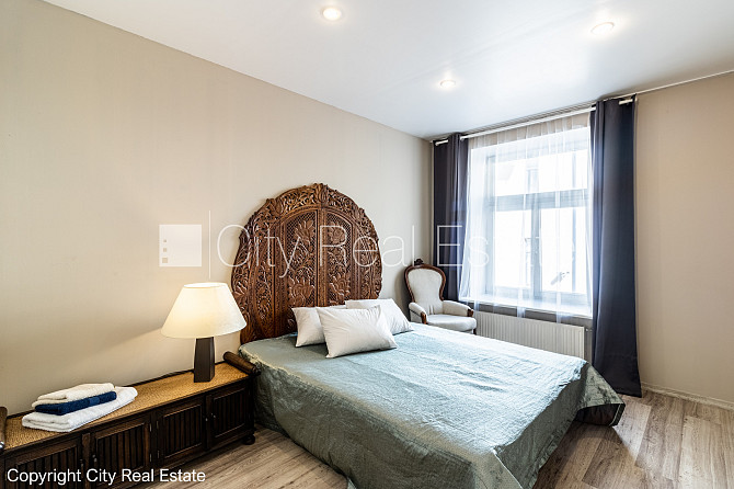 Fasādes māja, renovēta māja, ieeja no ielas, kāpņu telpa pēc kapitālā remonta, logi Rīga - foto 5