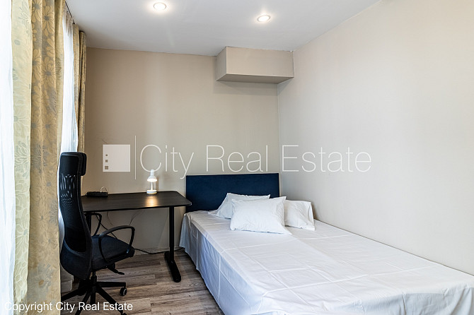 Fasādes māja, renovēta māja, ieeja no ielas, kāpņu telpa pēc kapitālā remonta, logi Rīga - foto 8