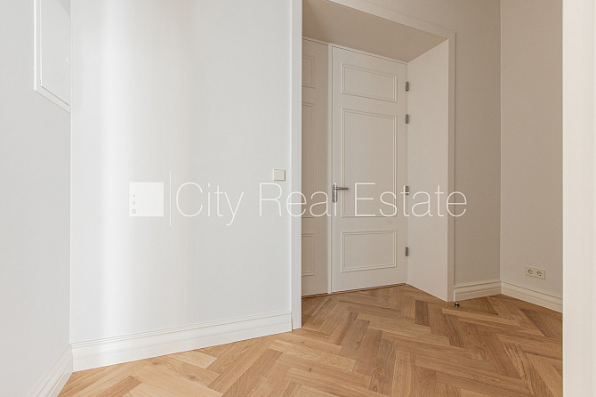 Zeme īpašumā, fasādes māja, renovēta māja, slēgts pagalms, ir lifts, kāpņu telpa pēc Rīga - foto 15