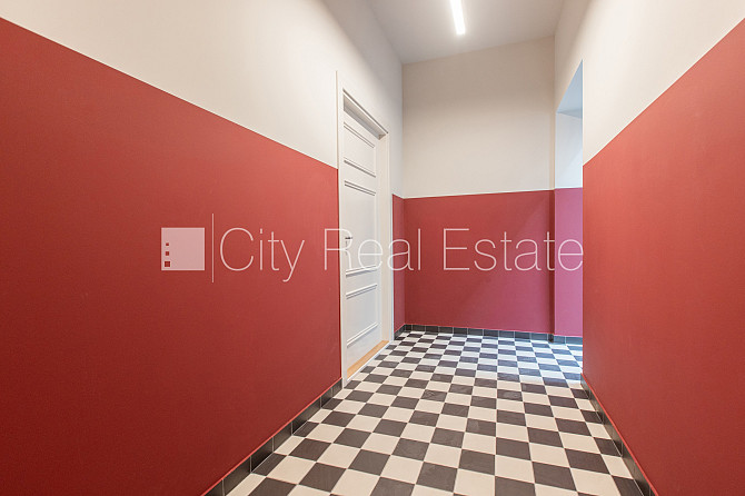 Zeme īpašumā, fasādes māja, renovēta māja, slēgts pagalms, ir lifts, kāpņu telpa pēc Rīga - foto 20