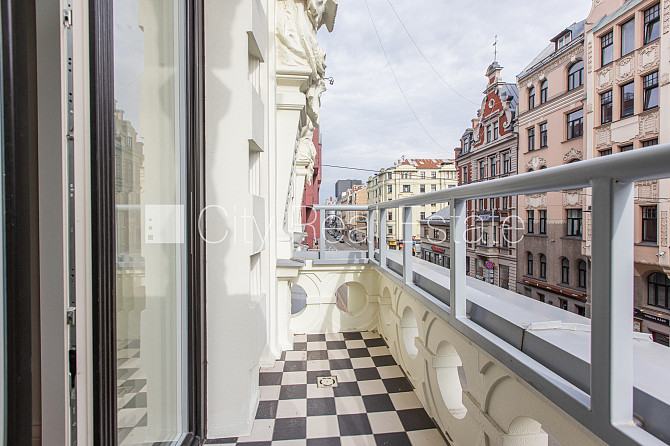 Zeme īpašumā, fasādes māja, renovēta māja, slēgts pagalms, ir lifts, kāpņu telpa pēc Rīga - foto 8