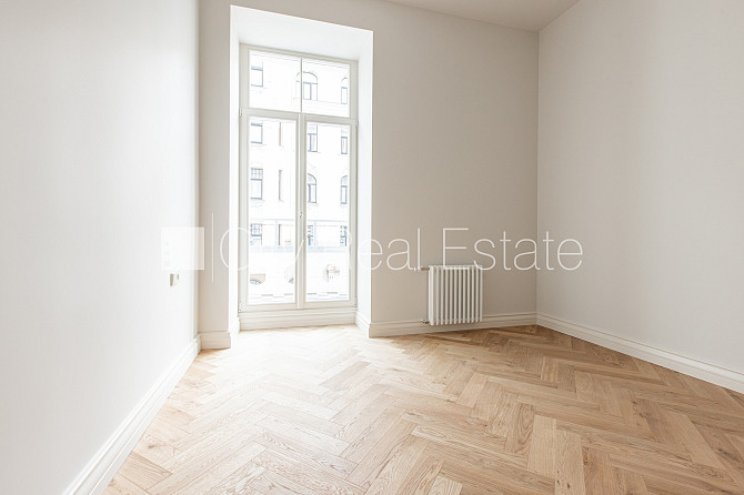 Zeme īpašumā, fasādes māja, renovēta māja, slēgts pagalms, ir lifts, kāpņu telpa pēc Rīga - foto 9