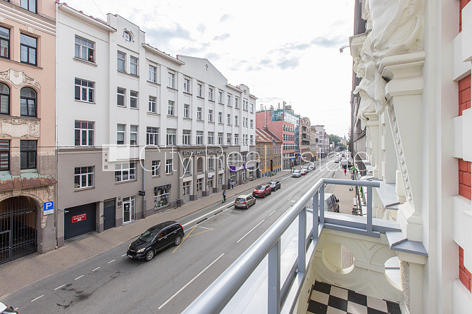 Zeme īpašumā, fasādes māja, renovēta māja, slēgts pagalms, ir lifts, kāpņu telpa pēc Rīga - foto 18