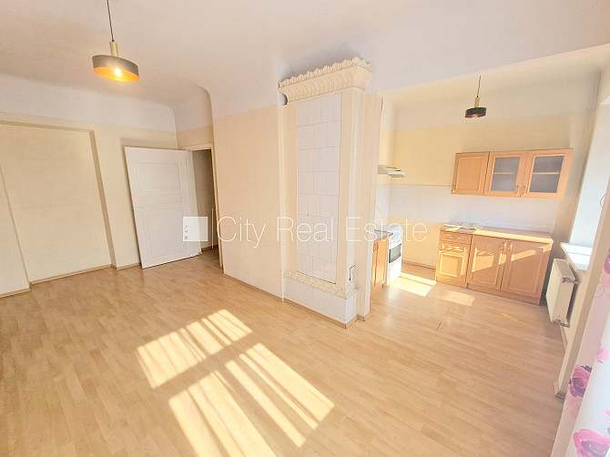 Pagalma māja, iespēja nomāt autostāvvietu, apsargāta autostāvvieta, ieeja no ielas un Rīga - foto 1