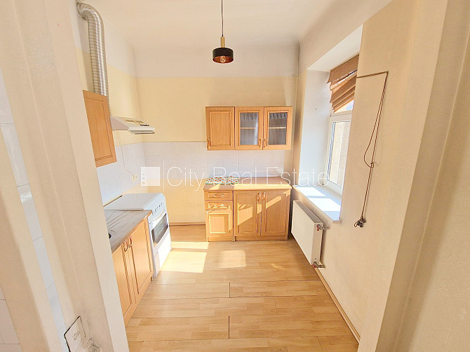 Pagalma māja, iespēja nomāt autostāvvietu, apsargāta autostāvvieta, ieeja no ielas un Rīga - foto 9