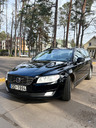 Pārdodu Volvo V70, uzticamu un ietilpigu auto. Tikko izieta jauna TA un nomaksats cela nodoklis.... Jūrmala - foto 2