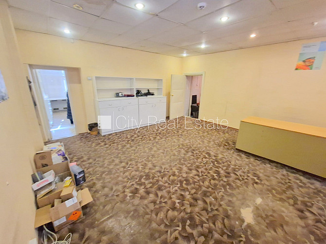 Fasādes māja, renovēta māja, ieeja no ielas, logi vērsti uz ielas pusi, halle, palīgtelpa, Rīga - foto 10