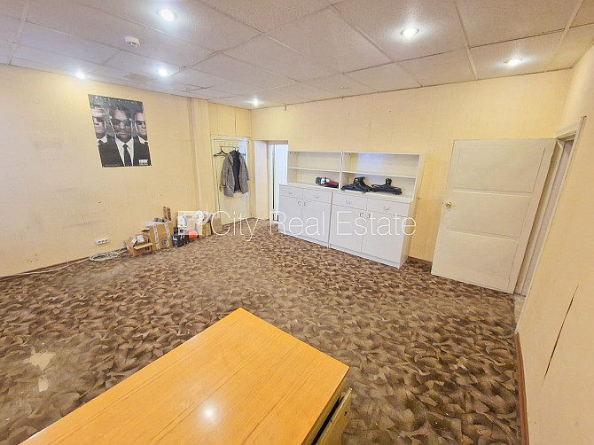 Fasādes māja, renovēta māja, ieeja no ielas, logi vērsti uz ielas pusi, halle, palīgtelpa, Rīga - foto 13