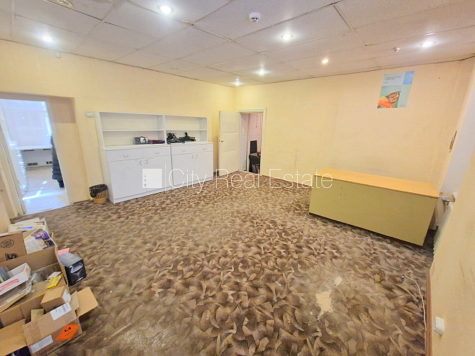 Fasādes māja, renovēta māja, ieeja no ielas, logi vērsti uz ielas pusi, halle, palīgtelpa, Rīga - foto 17