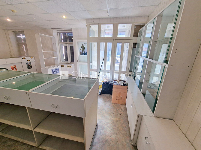 Fasādes māja, renovēta māja, ieeja no ielas, logi vērsti uz ielas pusi, halle, palīgtelpa, Rīga - foto 9