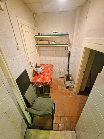 Fasādes māja, renovēta māja, ieeja no ielas, logi vērsti uz ielas pusi, halle, palīgtelpa, Rīga - foto 18