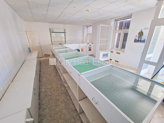 Fasādes māja, renovēta māja, ieeja no ielas, logi vērsti uz ielas pusi, halle, palīgtelpa, Rīga - foto 3