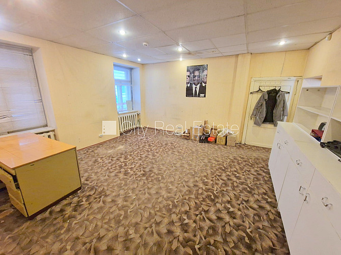 Fasādes māja, renovēta māja, ieeja no ielas, logi vērsti uz ielas pusi, halle, palīgtelpa, Rīga - foto 14