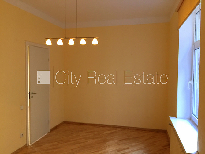 Фасадный дом, реновированный дом, закрытая территория, въездные ворота оснащены Рига - изображение 3