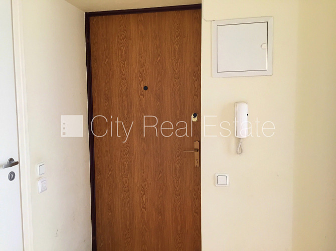 Фасадный дом, реновированный дом, закрытая территория, въездные ворота оснащены Рига - изображение 15