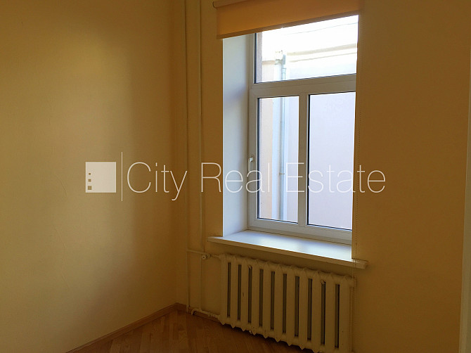 Фасадный дом, реновированный дом, закрытая территория, въездные ворота оснащены Рига - изображение 9