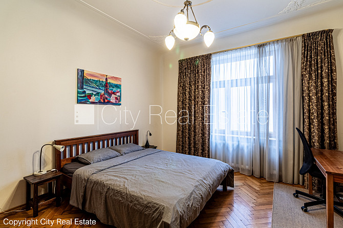 Fasādes māja, renovēta māja, ieeja no ielas, ir lifts, kāpņu telpa pēc kapitālā remonta, Rīga - foto 7