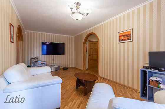 Tiek pārdots lielisks 5 istabu dzīvoklis Imantā pilnībā iekārtots tūlītējai dzīvošanai.

Īpašumā ir  Rīga