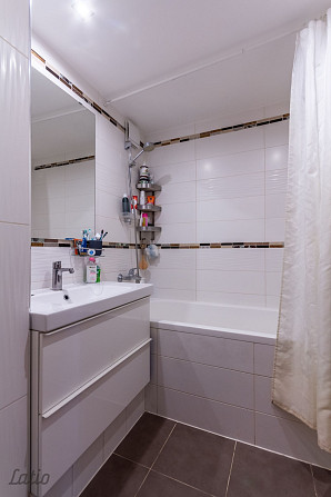 Tiek pārdots lielisks 5 istabu dzīvoklis Imantā pilnībā iekārtots tūlītējai dzīvošanai. Rīga - foto 2